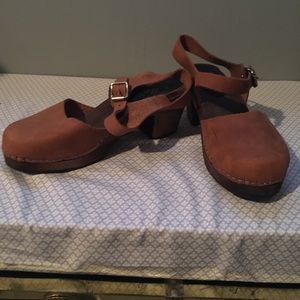 High heel clogs brown oiled base with brown suede